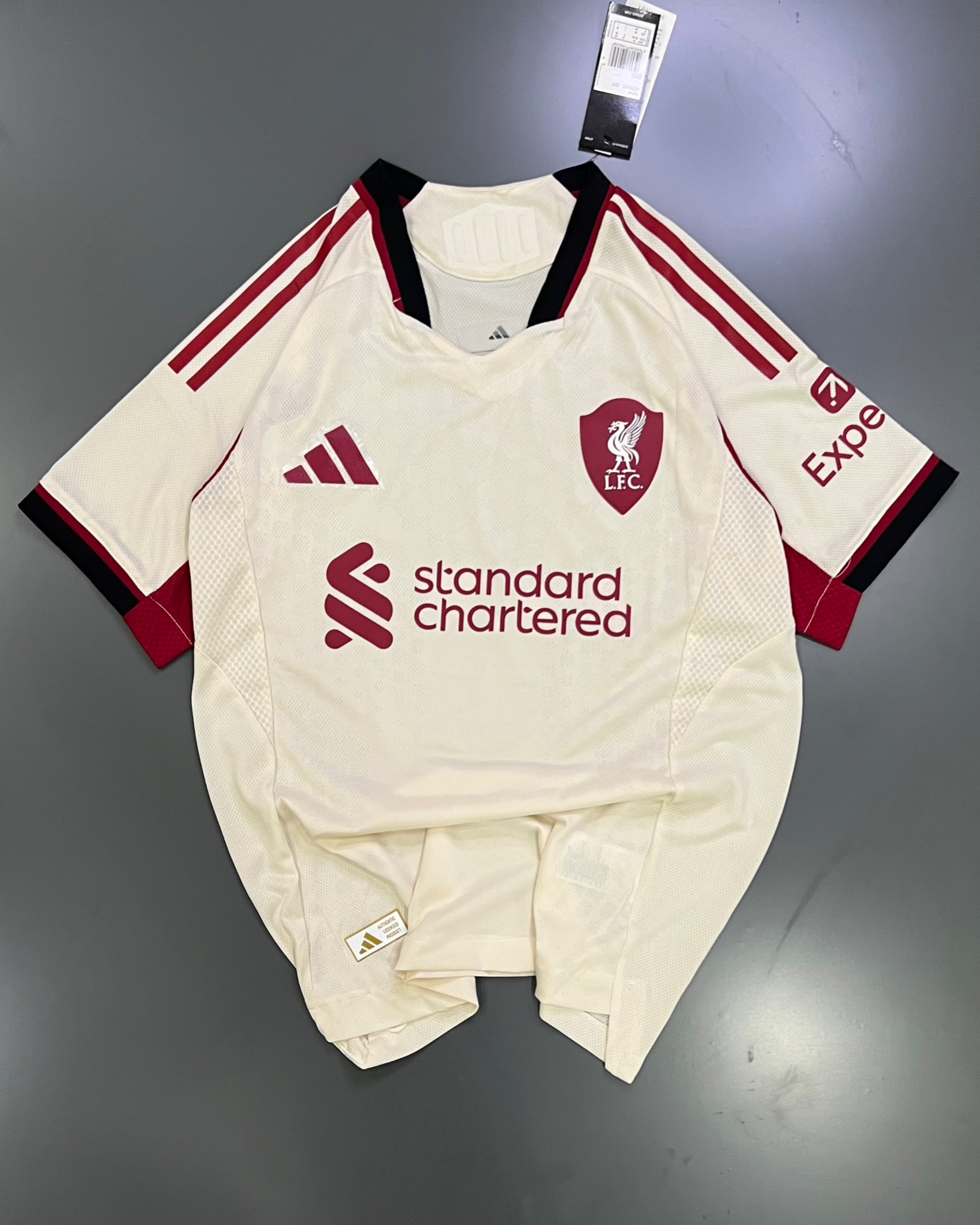Liverpool away player version 2025/26